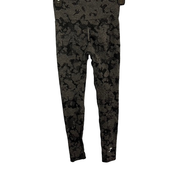 3/$30 🍂 Gymshark Adapt Camo Seamless High Waist Leggings Scrunch Bum Gray - Picture 5 of 9